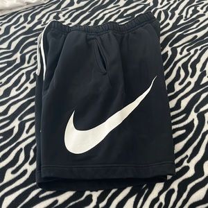 EUC Nike shorts mens